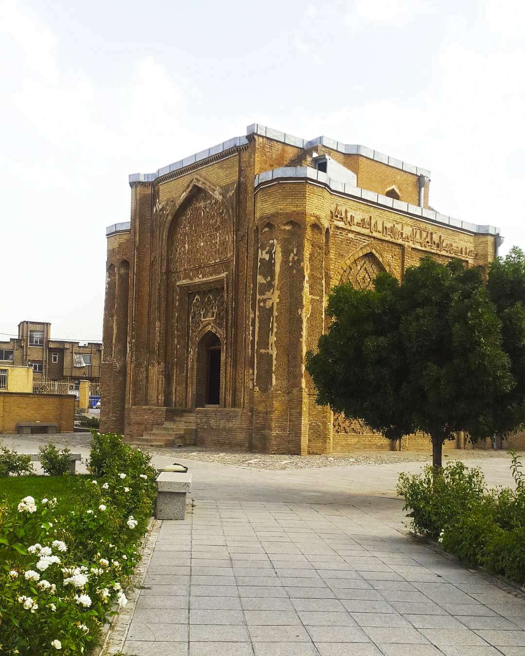 Tracking Architectural and Historical Attractions in Hamadan