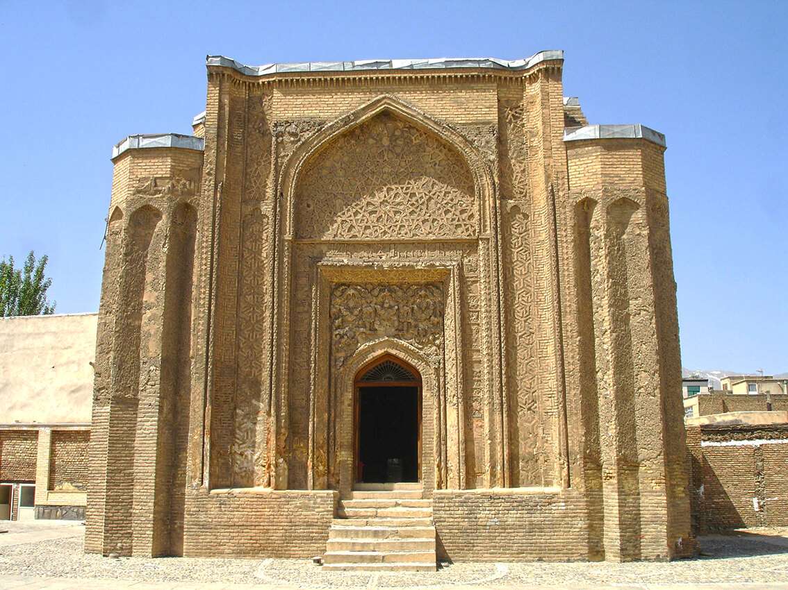 Tracking Architectural and Historical Attractions in Hamadan