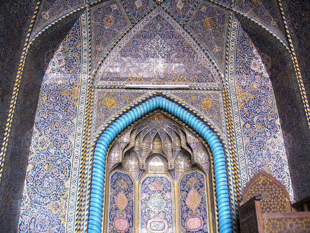Fall in Love With the Tile Art Design of Mosques in Isfahan