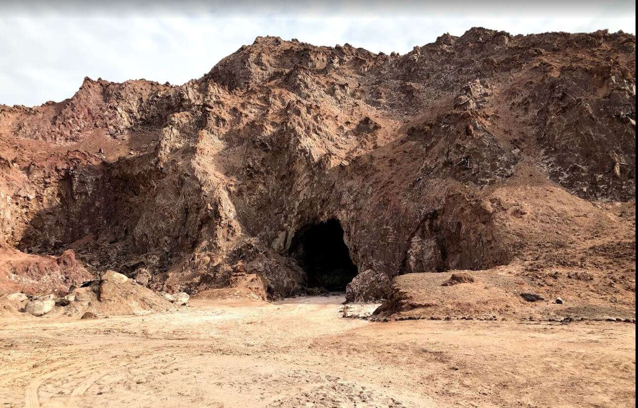 Namakdan Salt Dome and Salt Cave