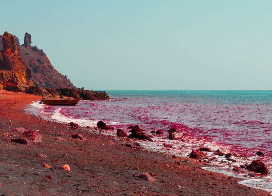  A Guide to Visiting Rainbow Island (Hormuz)