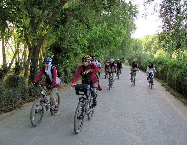 Historical Cycling Tour of Isfahan along Bridges and the Nazhvan Forest Park