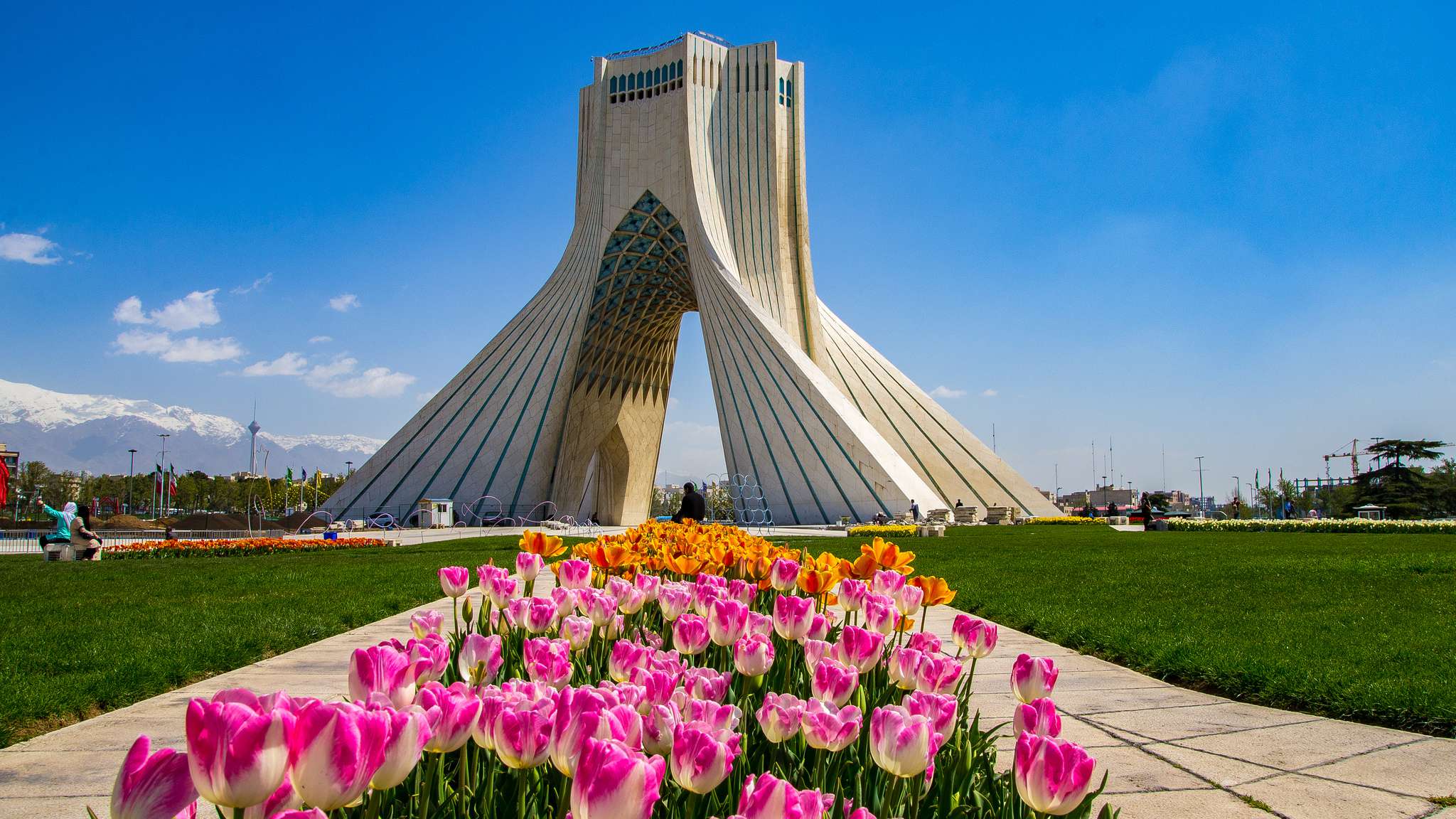 Airport Transfer through Tehran Symbols Tour: Azadi Tower | Imam Khomeini  Shrine